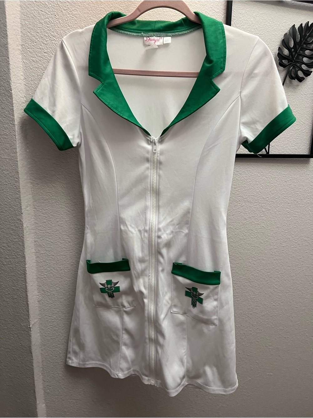|| MEDICAL MARIHUANA NURSE COSTUM ||